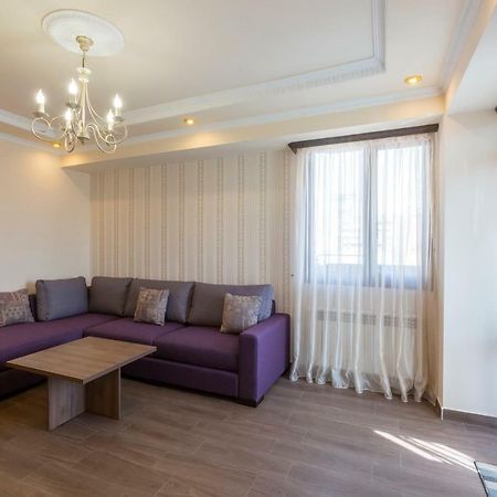 Umba Apartment N3 - Balcony And Mount Ararat View Erivan Exterior foto